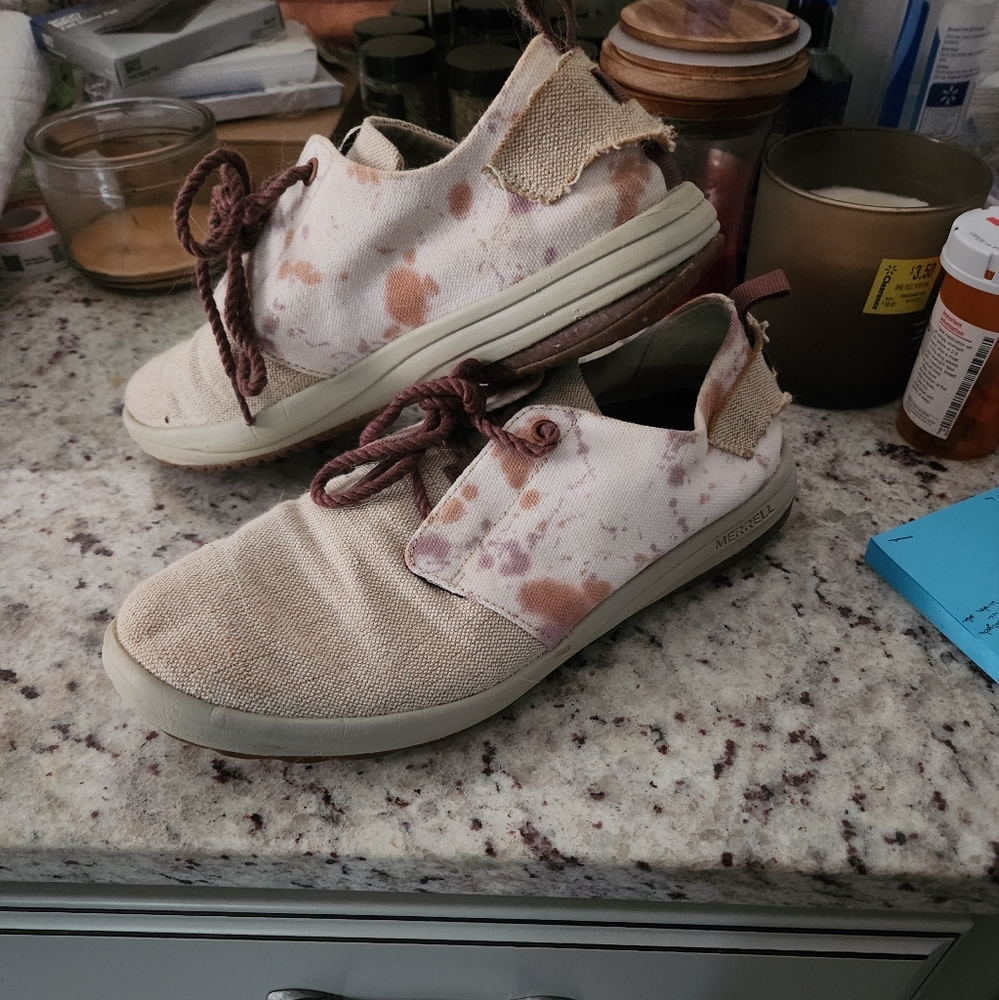 Merrell canvas shoes 9.5